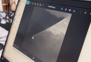 30-mile-unnatural-ridge-photographed-on-mars